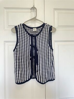 Nikka K Navy and White Knit Sleeveless Vest
